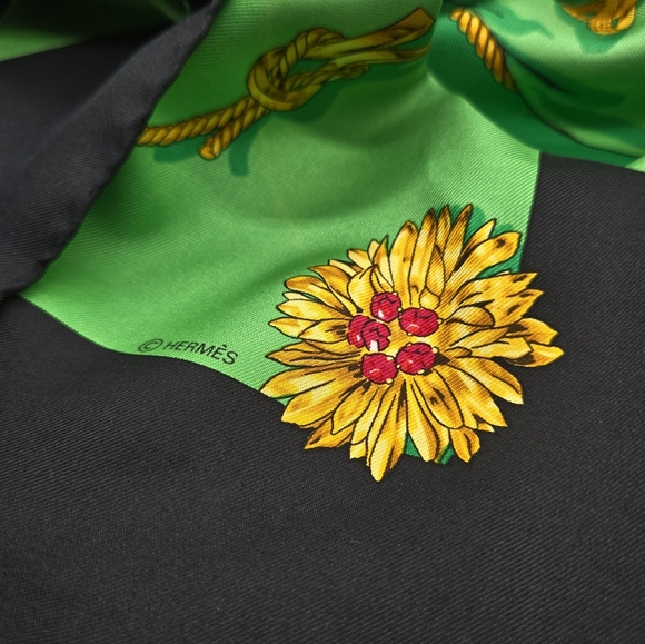 💚💛🖤Hermes Green, Gold and Black Silk Scarf/Handkerchief 💚💛🖤 - Picture 7 of 10
